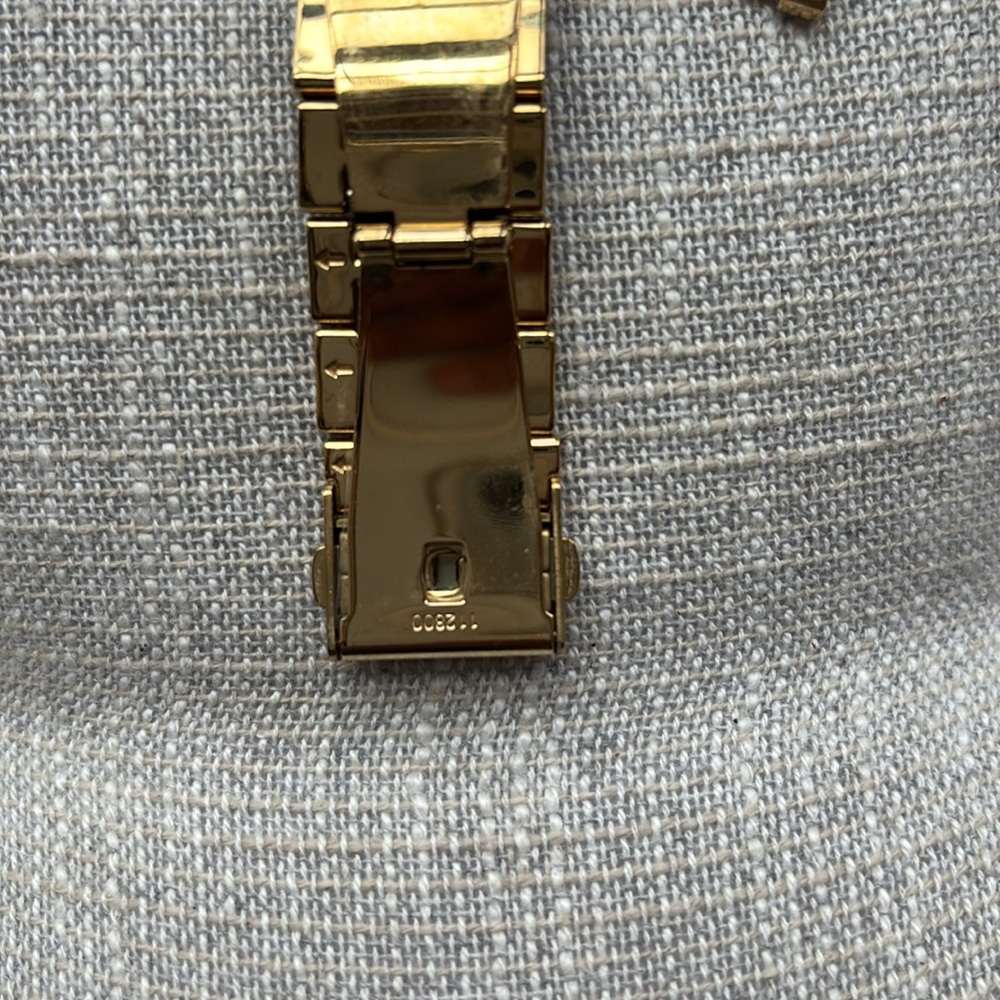 Michael Kors Gold and Brown Watch - Picture 5 of 5